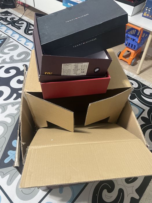 Коробки отдам даром