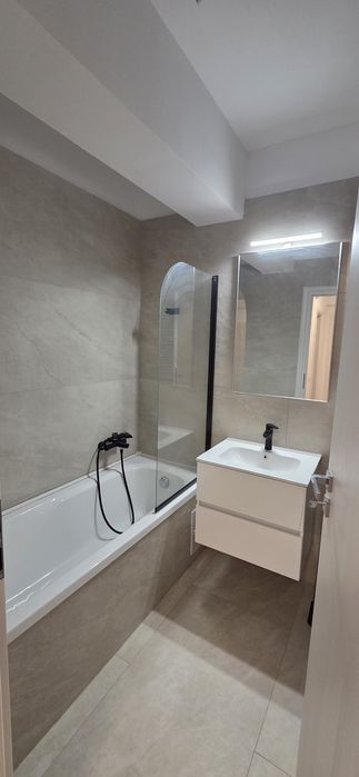 Inchiriez apartament 2 camere  +loc parcare
