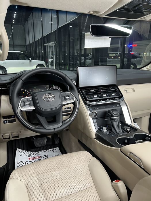 Toyota LC300 в Ташкенте
