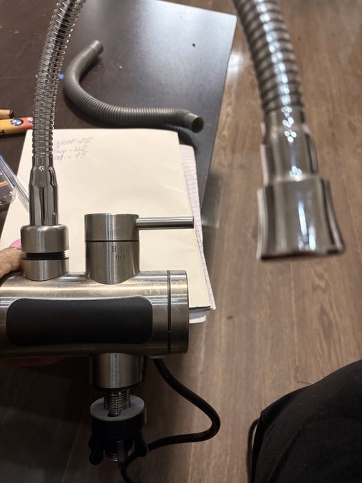 Продавам мивка със смесител