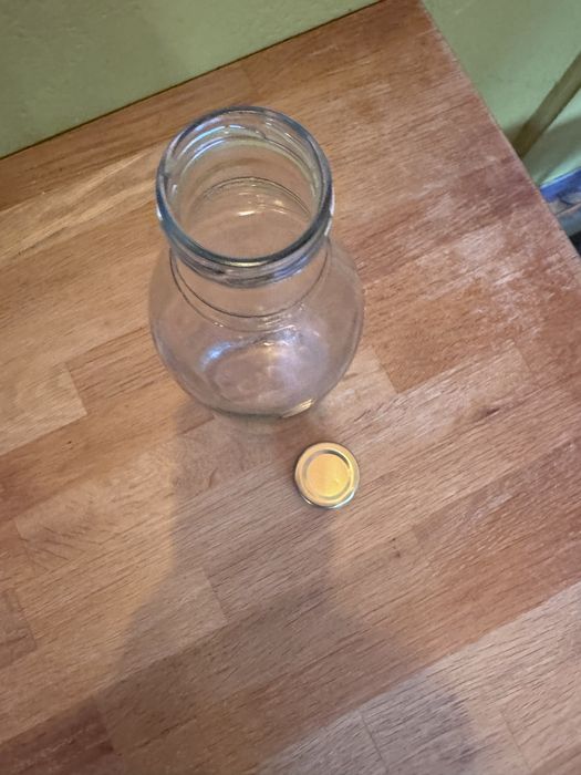Стъклени шишета 1л с винт