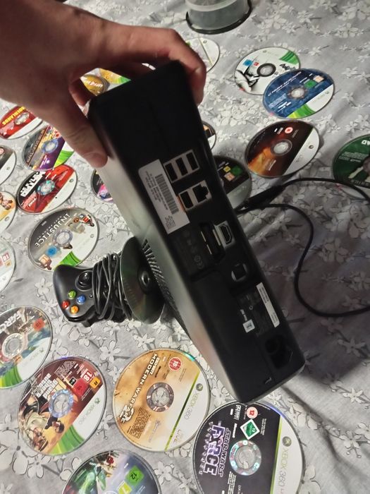 Vând  Xbox 360 în stare perfectă funcțional
