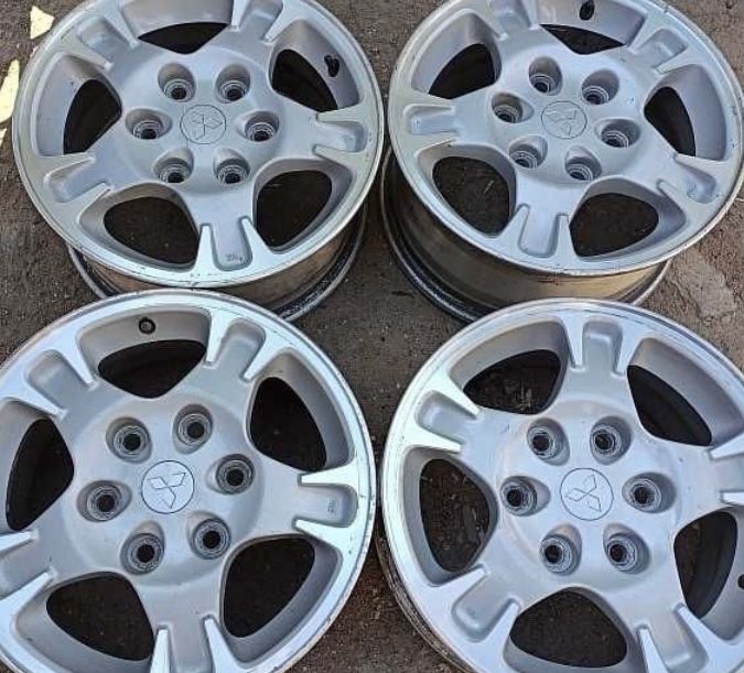 Продам диски оригинал на Паджеро