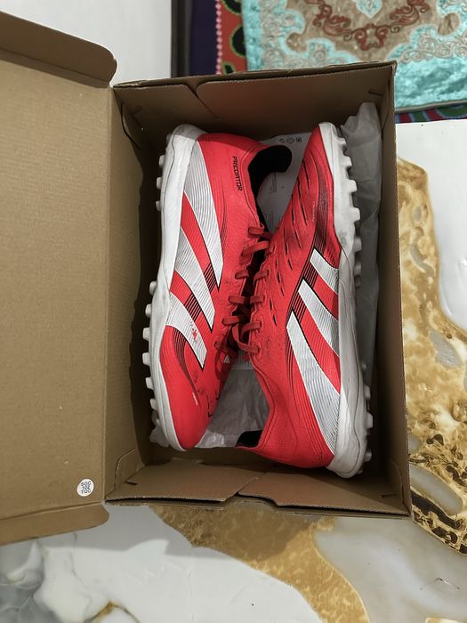 Adidas predator league turf (42.5)
