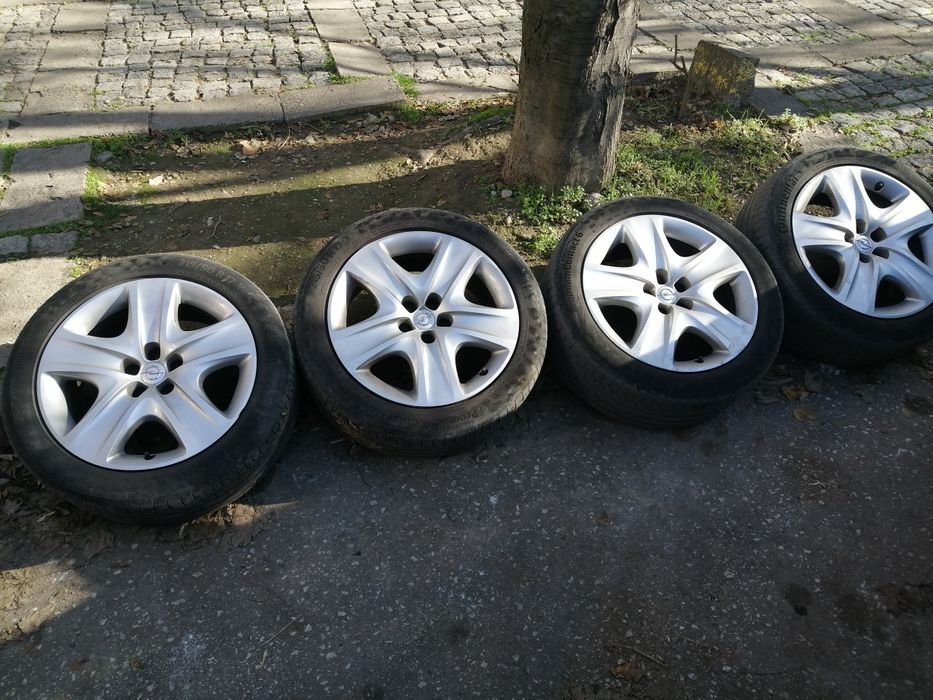 Летни гуми 215 50 17