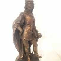 Statuie Rege medievala din samota