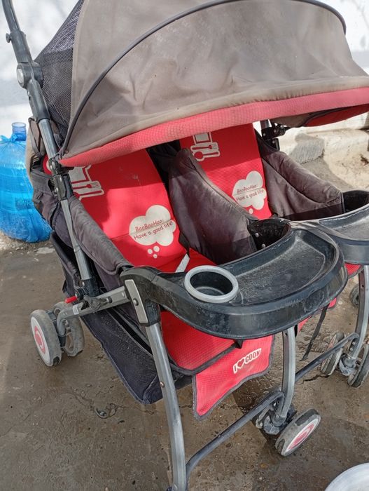 Egizak kolyaska sotiladi. Holati yaxshi