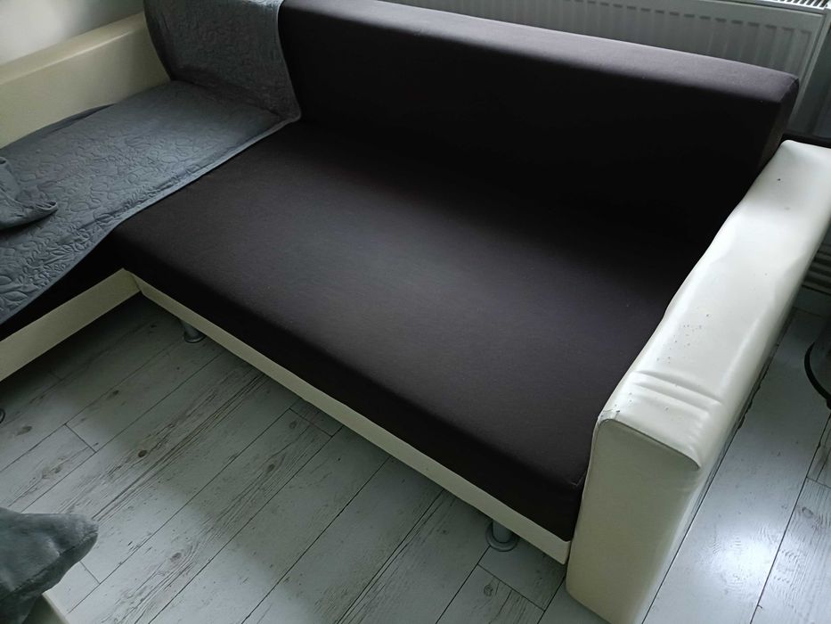 Colțar extensibil cu lada de depozitare