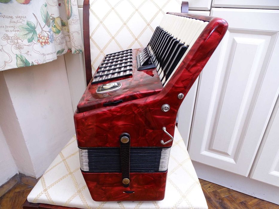 Акордеон Велтмайстер Стела 60 баса