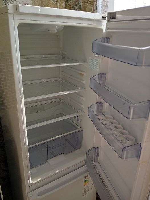 Продам холодильник