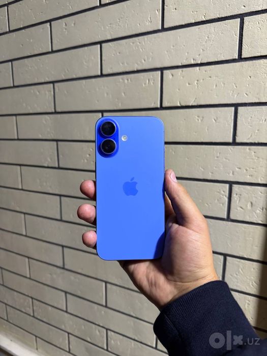 iPhone 16 Plus синий