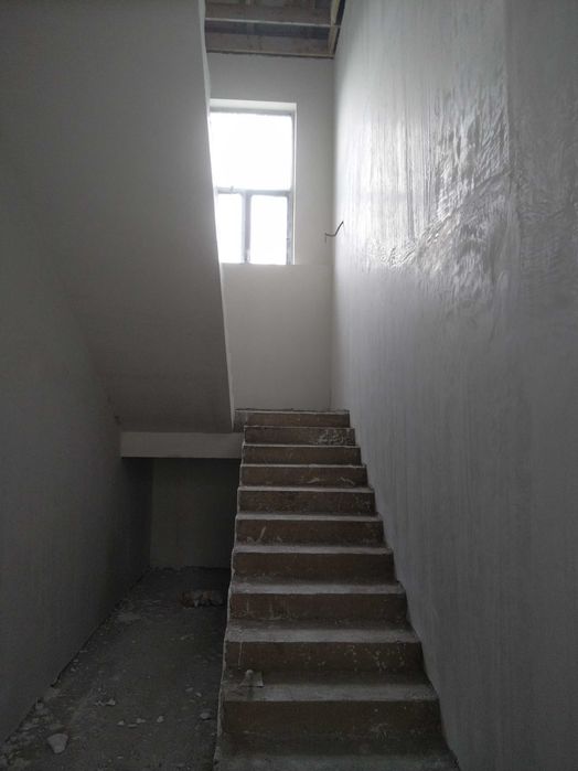 Execut tencuieli mecanizate, finisaje interioare si exterioare