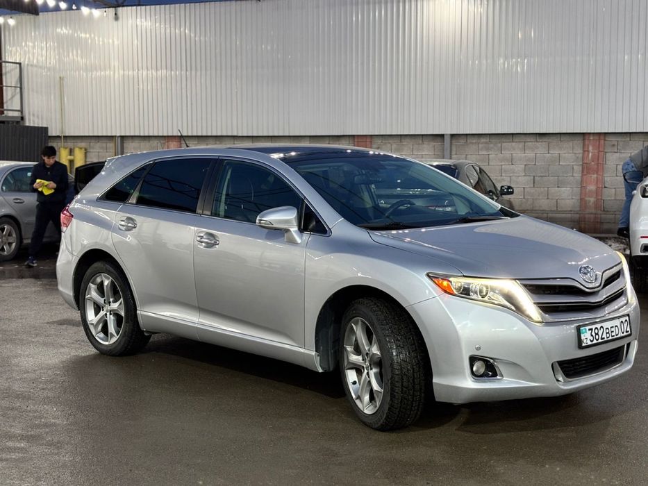 автомобиль Toyota Venza 3.5 AWD