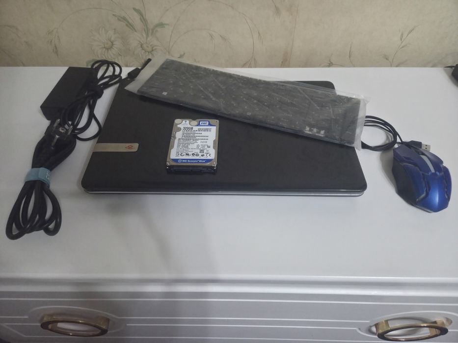 Ноутбук Aser aspire e1-571g