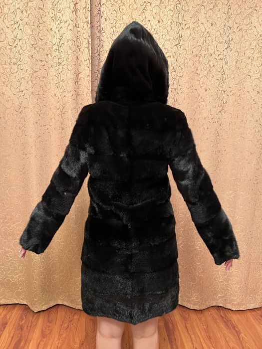 Продам норковую шубу