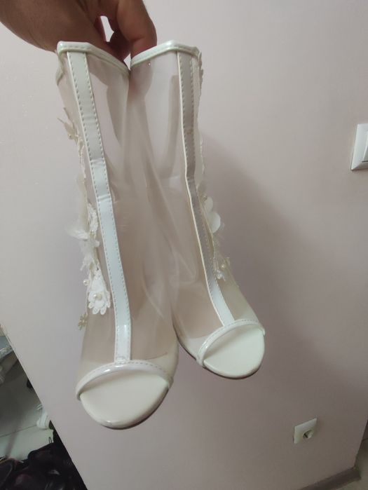 Дамски чисто нови ботуши