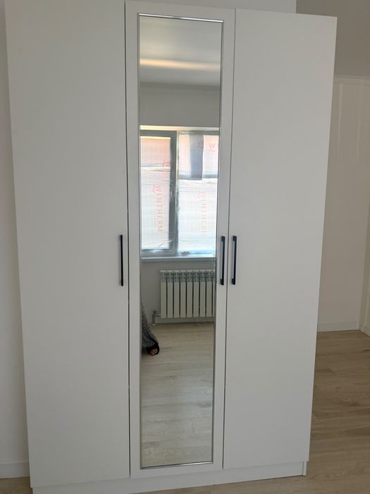 Продаётся Шкаф для