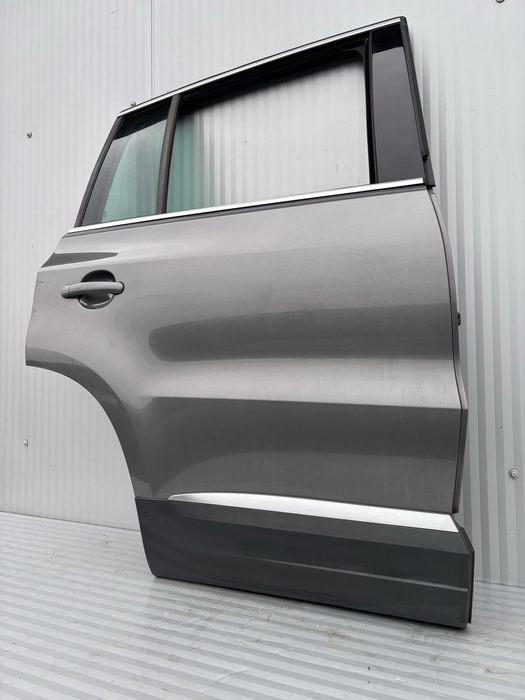 Usa dr spate vw Tiguan 5N Facelift cod de culoare LD7R 2012-2015