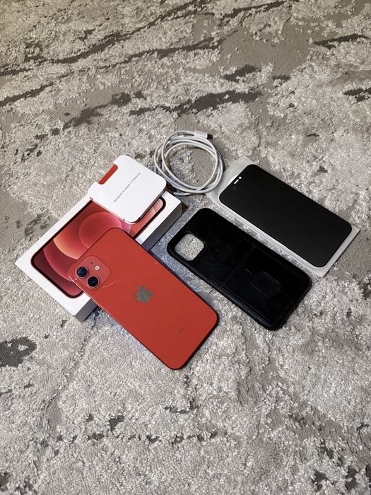 Айфон 12 , iPhone 12