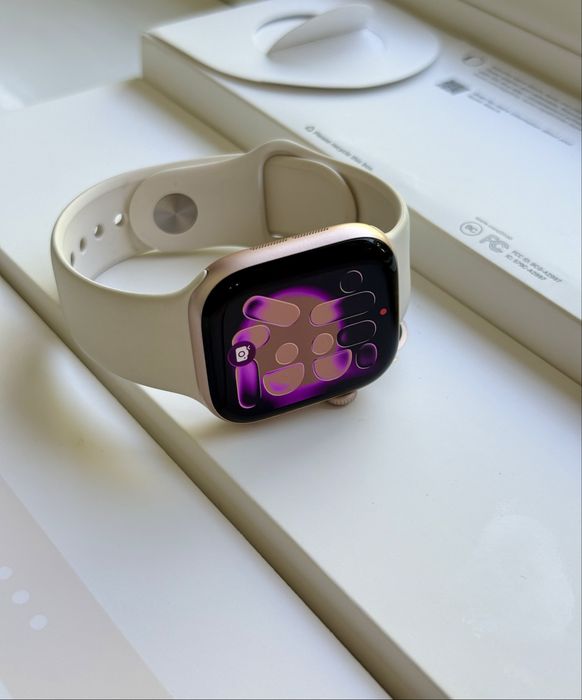 Apple iWatch 10 Gold 42mm 100%