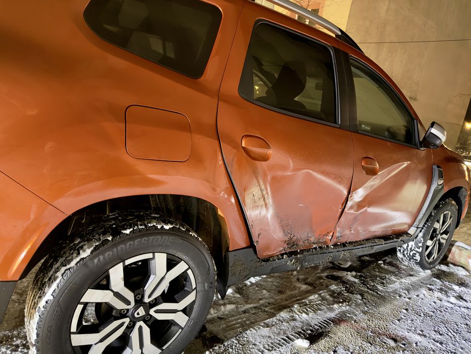 Duster 25000km avariat lateral