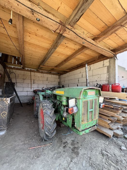 Se vinde acest tractor holder