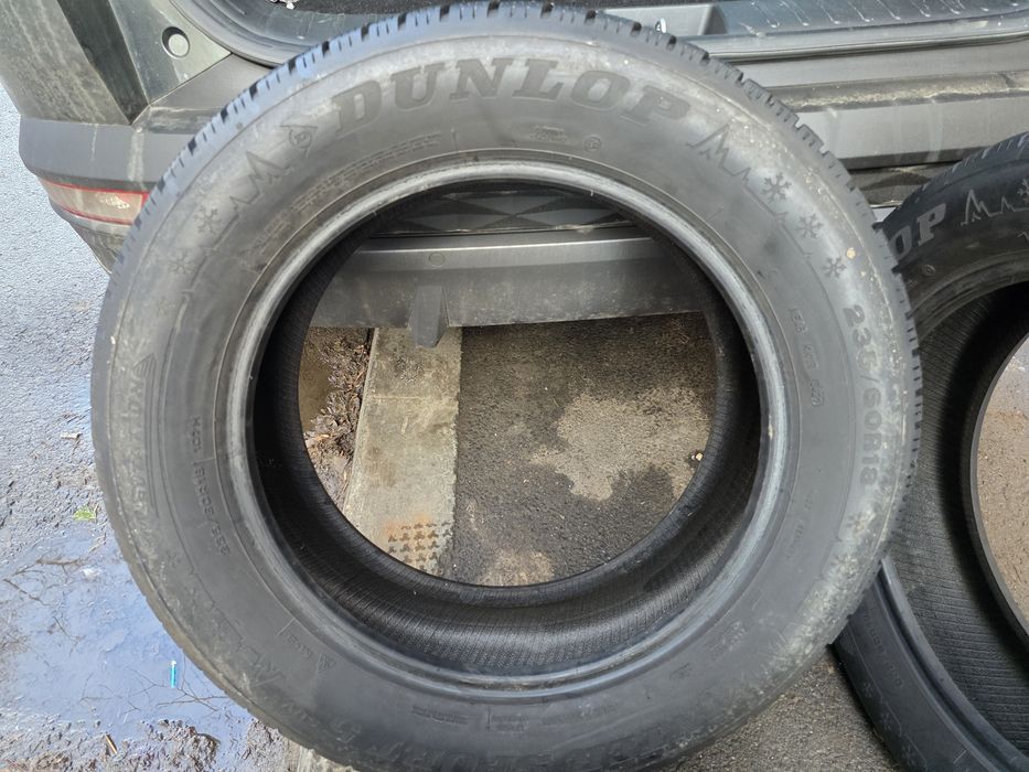 Set 4 anvelope iarna Pirelli & Dunlop 235/60/R18