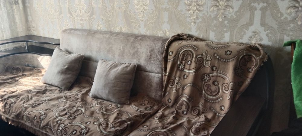 Диван в хорошем состоянии