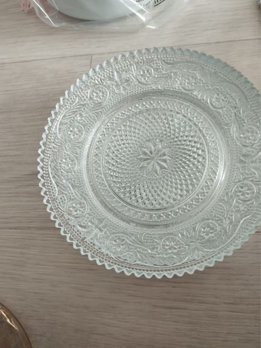 Стекляные тарелки