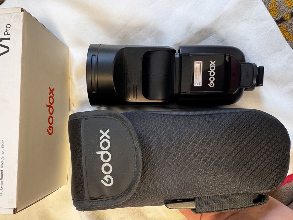 Фотовспышка Godox V1 Pro S