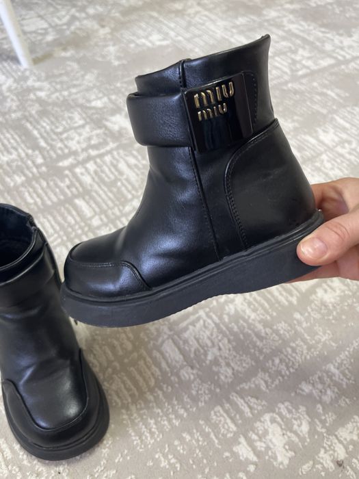 Срочно продам обувь детскую