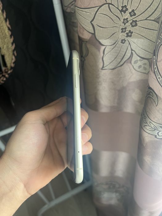 Продам IPhone 11 128gb