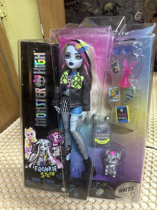 Продам куклу монстр хай!!!