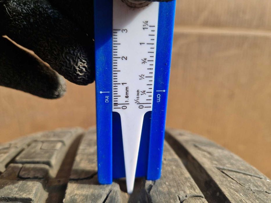 2 Pirelli R19 235/55 Летни гуми  DOT2221