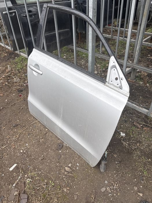 Врата предна дясна Suzuki Vitara 2017год.