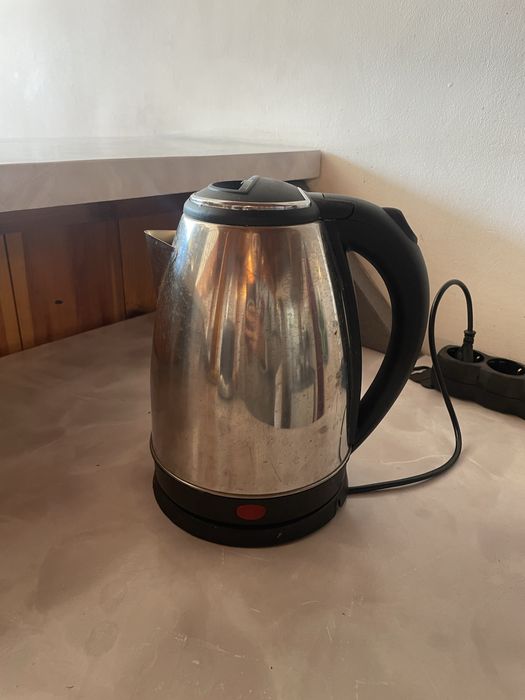 Електрически чайник за вода