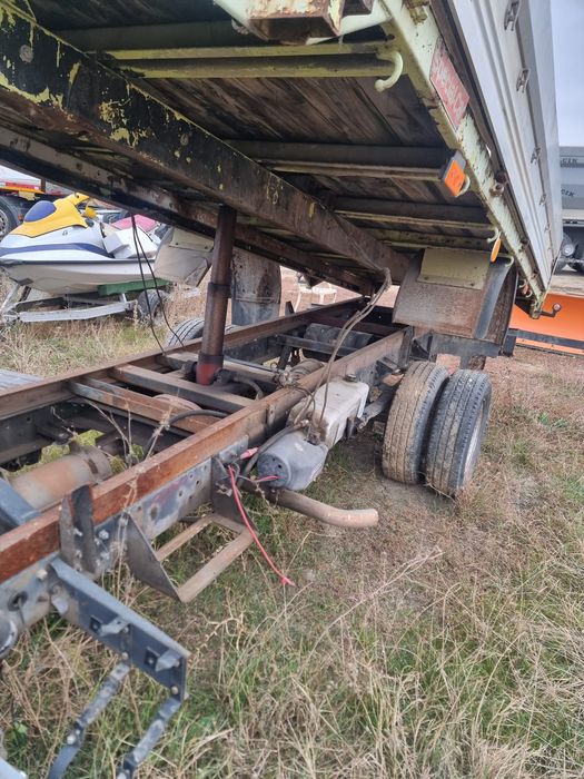 Nissan L35 basculabil