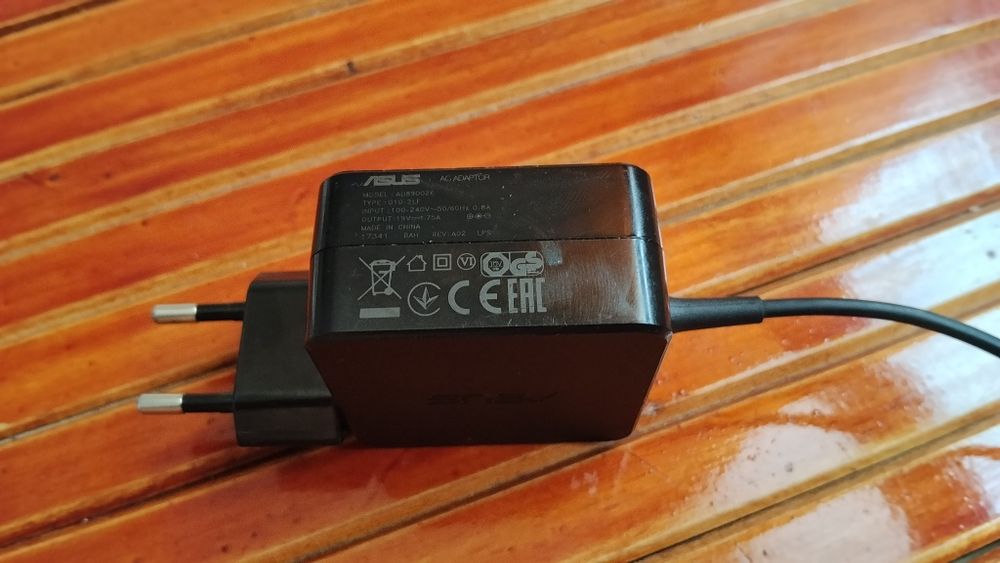 ASUS Incarcator 19V-1.75A Fuctional mufa subțire