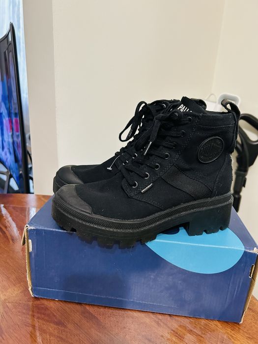 Новые ботинки- Palladium. США-39 размер.