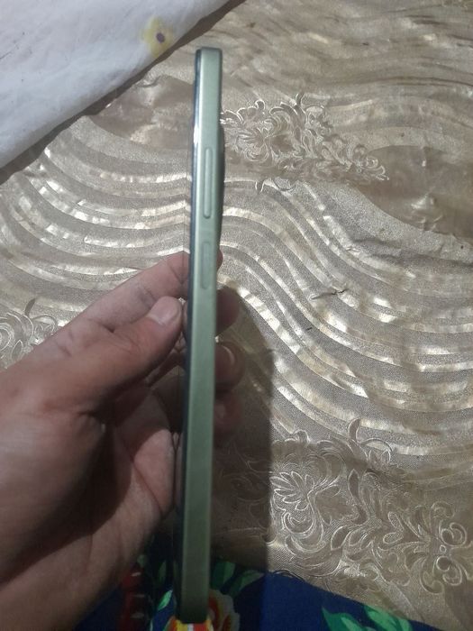 Redmi 14c holati ideal 8/256 xotira manzil Navoiy Xatirchi