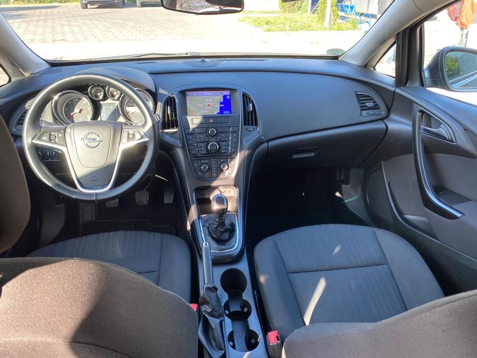 Opel Astra J sport tourer
