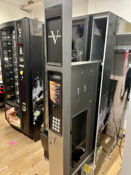 Вендинг машина за храни и напитки Zannusi Snakky RY