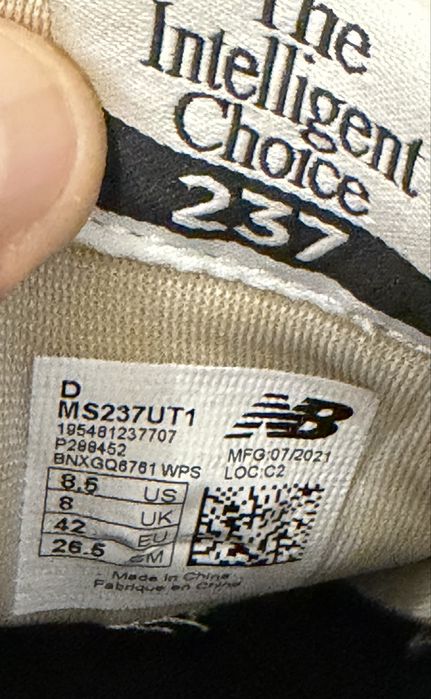 Adidasi New Balance 42