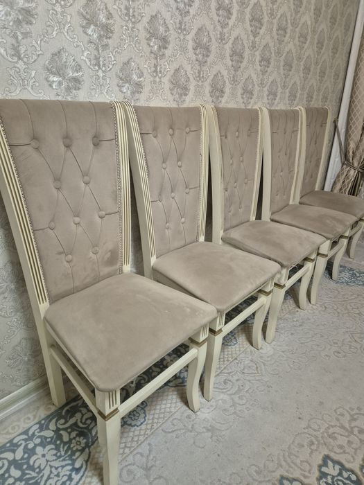 Стол со стульями