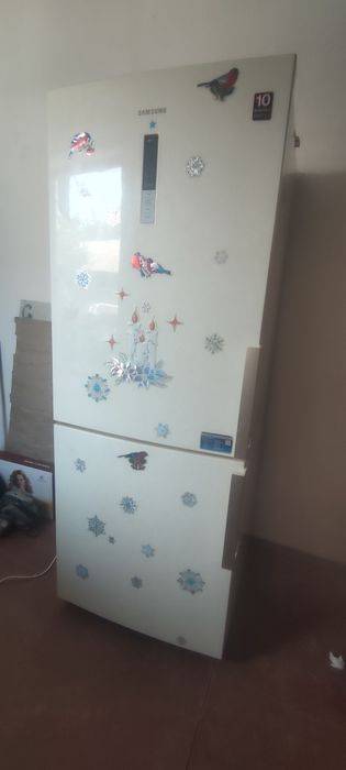 Холодильник Samsung