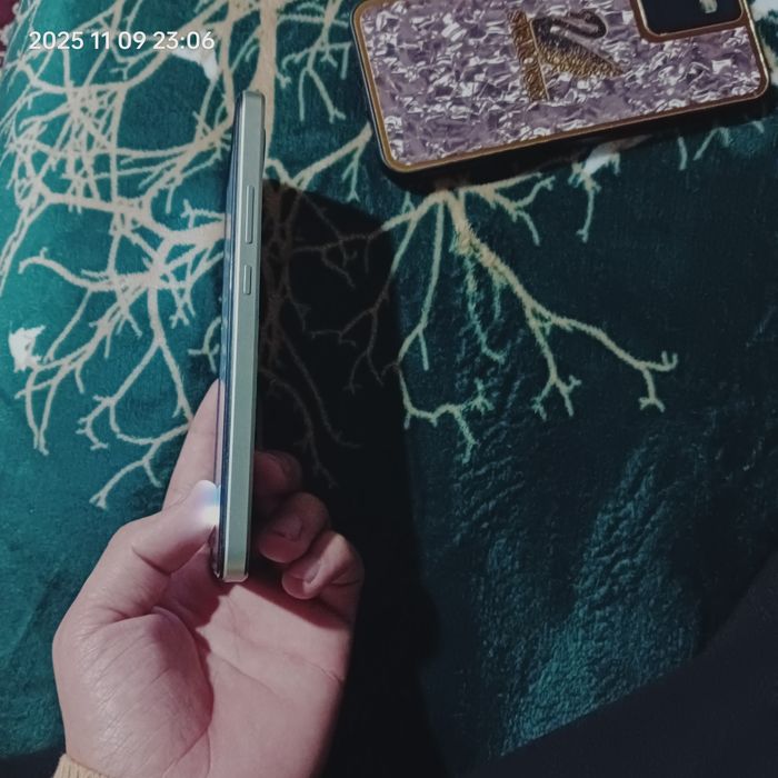 Telefon xolati yangi karopka dekiment bor