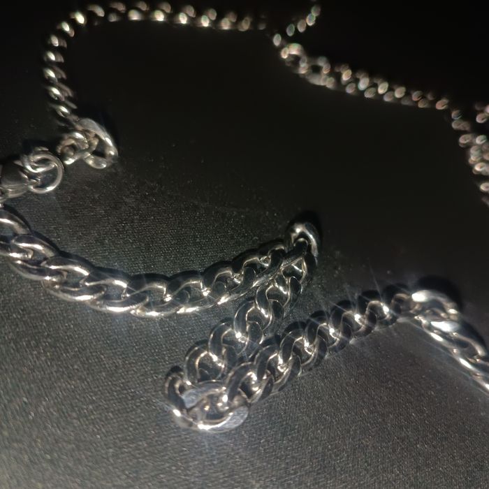 Продаю цепь для шеи мужской серебристый