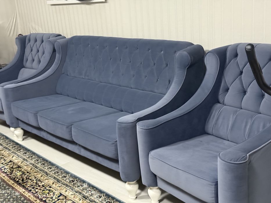 Диван , кресло  продам срочно !