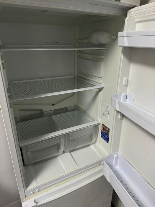 Indesit es 16 холодильник