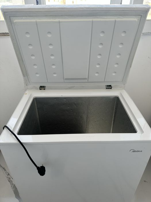 Морозильный ларь Midea